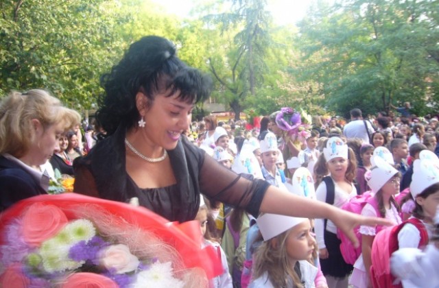 До 30 септември приемат молбите за помощите за първокласници