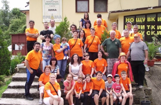 Летен празник за 90 г. организирано туристическо движение в Дебелец