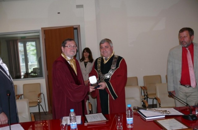 Доц. Павел Махал от чешкия Менделов университет стана заслужил професор на Русенския университет