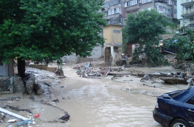 Синдикатите подкрепиха наказан пожарникар