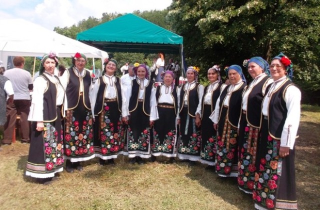 Фестивалът  Фолклорни пътеки ще се проведе в парк Незабравка