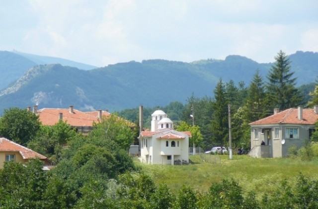 Осветиха нова църква в село Градско