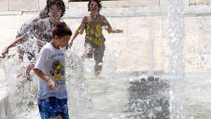 Температурите стигат до 35 градуса