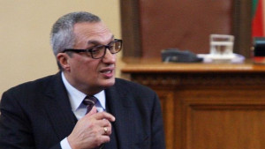 Костов Държавата не е пред фалит но бюджетът трябва да