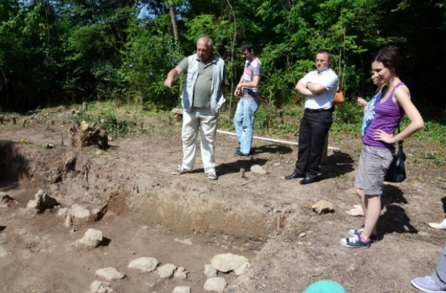 Чакат резултати от проучванията на селищната могила на Старозагорските бани