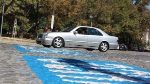 Обмислят безплатно паркиране до 10 минути в платените зони в