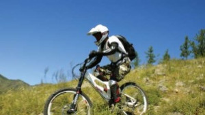 Филм показва екстремното планинско колоездене