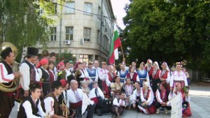 Американският народен хор Дунав гостува на юбилейния фестивал Сребърна пафта