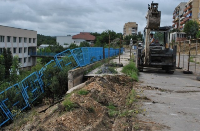 Започва ремонт на подпорната стена на ОУ „Никола Обретенов“