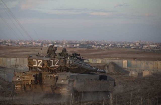 Израел продължава ударите по Газа, осем души загинаха