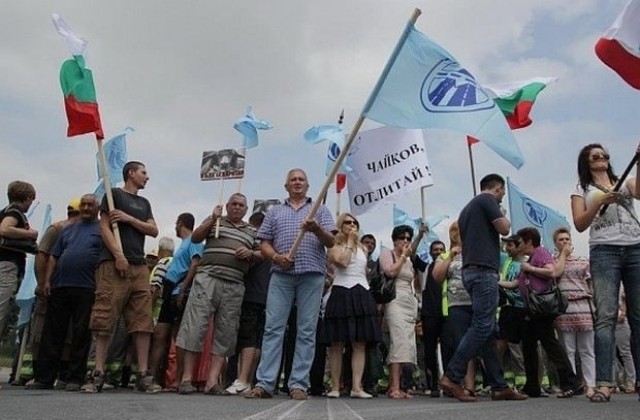 Строители блокираха пътя Русе-Варна