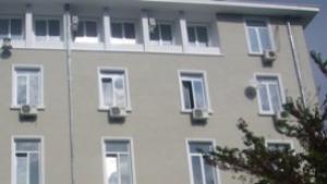 Задържаха мъж заплашвал служители на общината