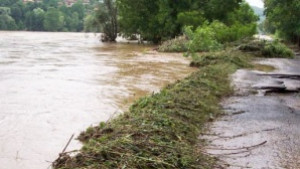 15 хотела и много къщи са наводнени в Приморско