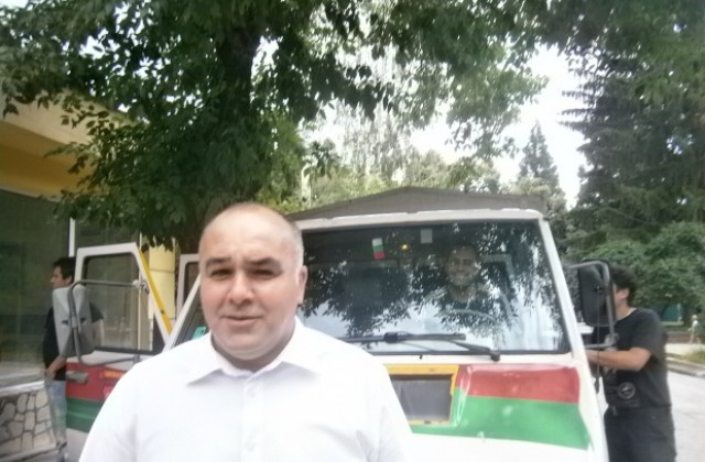 ВМРО дари кухненско обзавеждне на близначките от село Раждавица