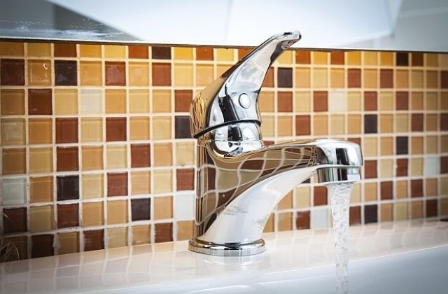 КЗП иска от ВиК дружествата да променят клаузи във вреда на потребителите