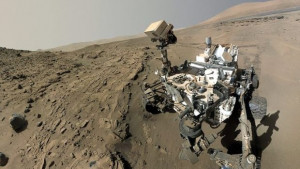 Марсоходът Кюриосити откри първия си метеорит