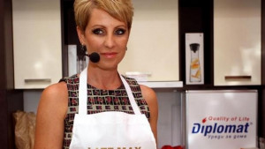 Джина Стоева показа певчески и кулинарни умения в LIFEMAX шоу