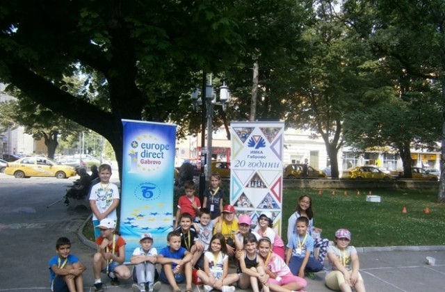 Деца нарисуваха правата си в ЕС