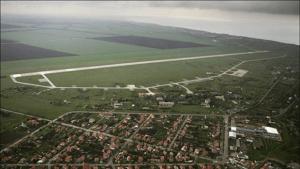 Учебен самолет кацна аварийно на летище Балчик