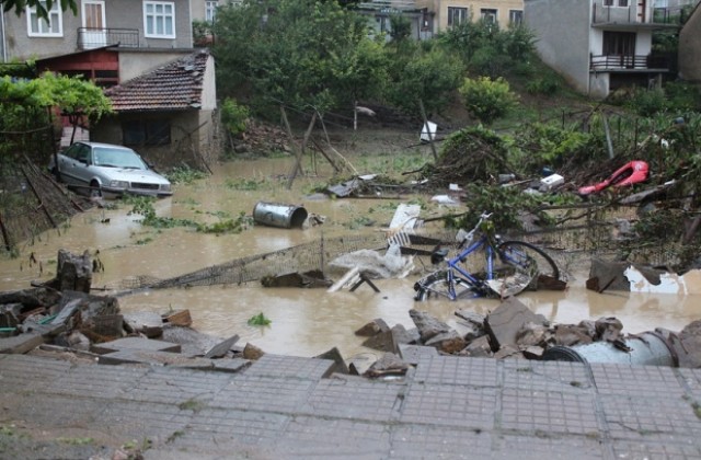 Дариха лекарства и препарати за пострадалите от наводненията