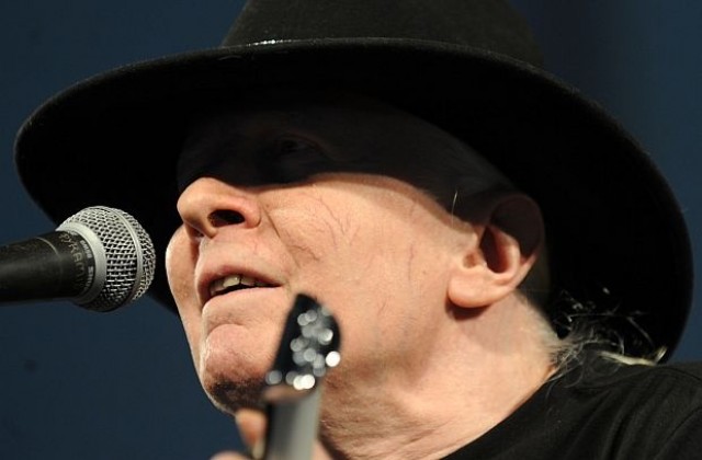 Почина блус легендата Джони Уинтър