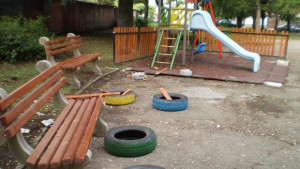Вандали потрошиха детска площадка построена с 8 хил лв