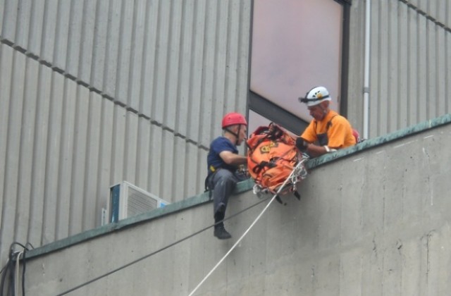 Демонстрация на Гражданска защита и пожарната (СНИМКИ)