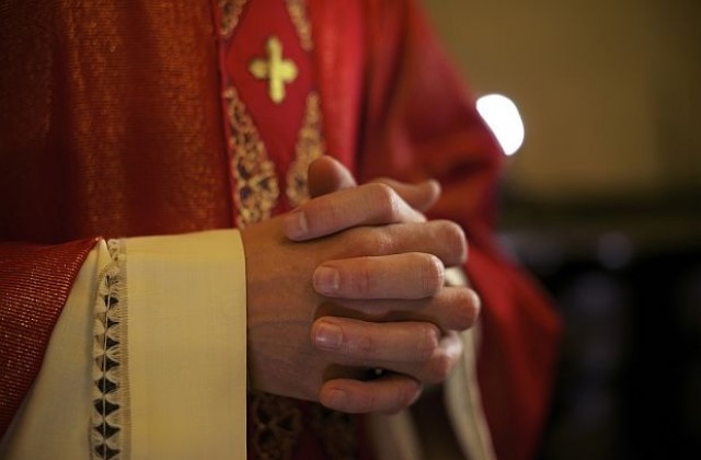 Свещеник откри, че в църквата му е бил заснет порно филм