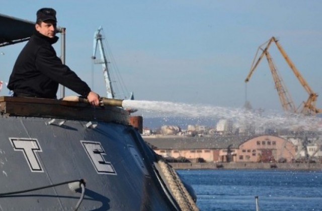 ВМС могат да посрещнат бежански поток по море