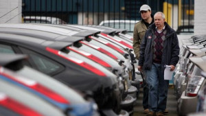 Загуби за стотици хиляди за търговците на коли след градушката