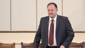 Миков Оставката на правителството ще е факт между 20 и