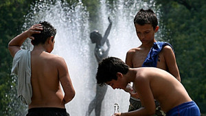 Температурите скачат до 34 градуса