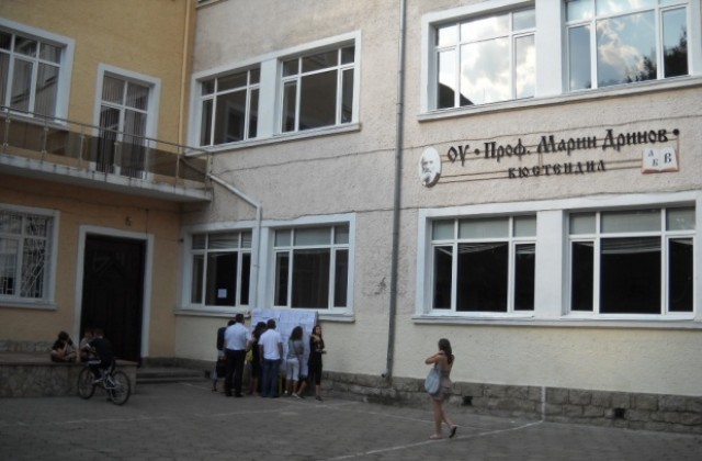 Обявяват свободните места след III-ри етап на класиране след VII клас