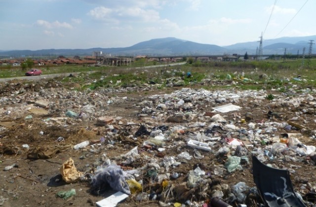 Проверяват незаконни сметища по селата