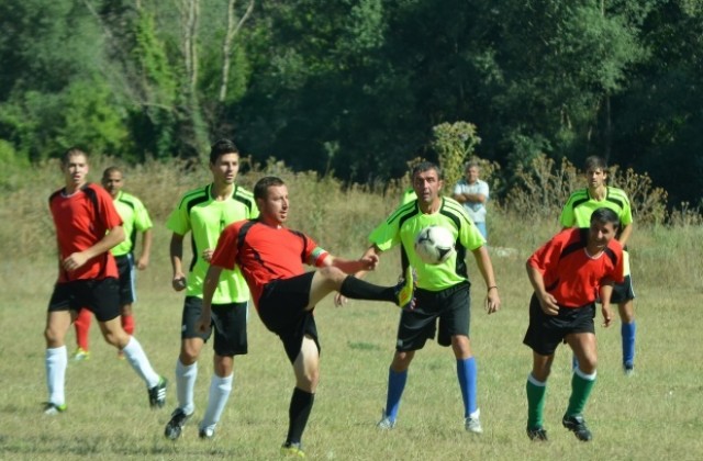 Над 16 600 фенове са гледали мачовете по селата, в групите Осогово и Рила