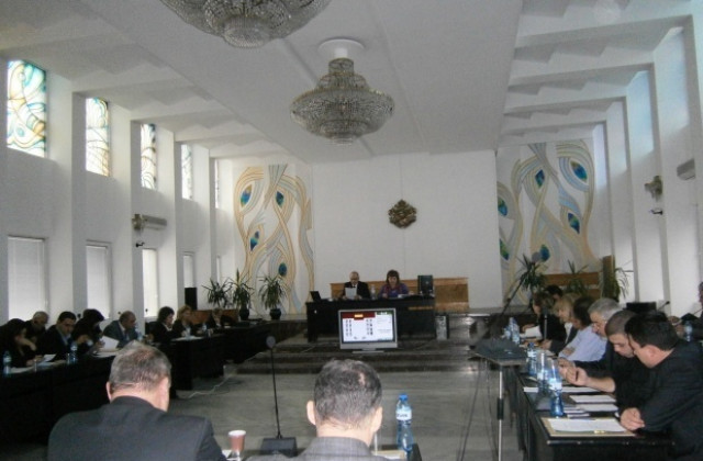 Сираков отчита работата на местния парламент