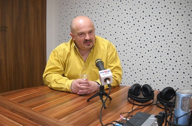Николай Нейчев в студиото на Дарик Добрич