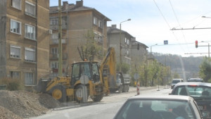 Санкционират фирмата ако не спази сроковете за асфалтиране на бул