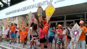 Децата от Еко лято пуснаха хвърчила