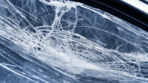 Лек автомобил се е сблъскал челно с камион двама души