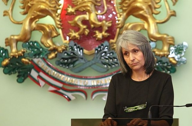 Маргарита Попова отрече слуховете, че ще става служебен премиер
