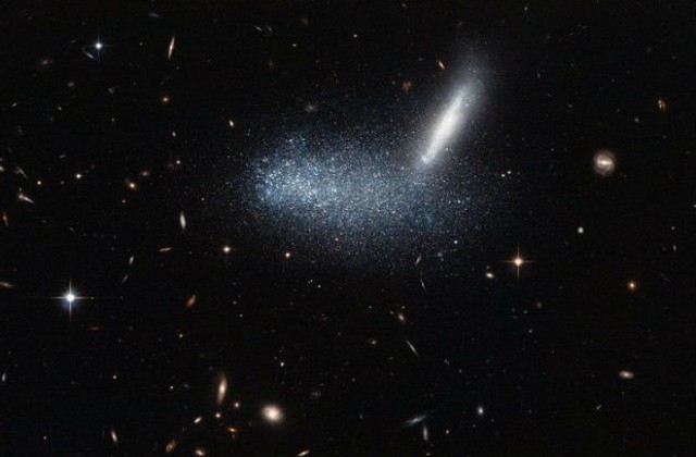 Откриха противоречие в движението на галактики джуджета