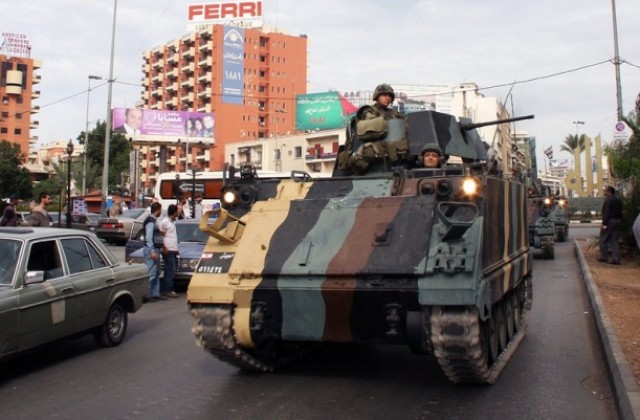 Конвой на британското посолство нападнат в Триполи