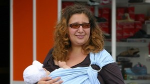 Майки пишат послания за Световната седмица на кърменето