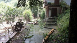 Католическата църква помага на пострадалите от наводнението в Дряново