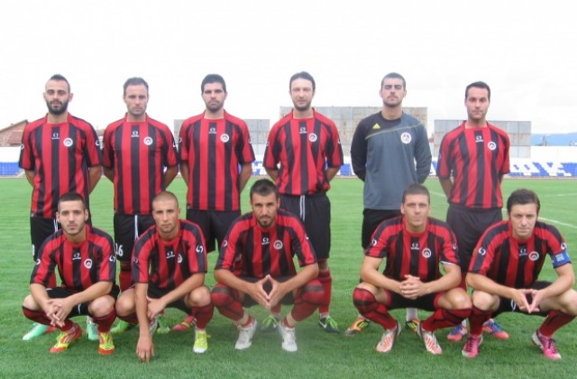 Новакът в Б” група Локомотив 2012 (Мездра) картотекира 21 футболисти
