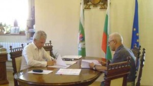 За 60 дни правят ремонт на тротоарите в Трявна и