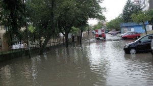 Порой наводни къщи в Карловско