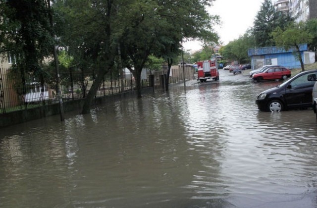 Порой наводни къщи в Карловско