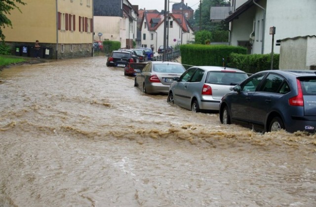 Проливни дъждове наводниха части на Швейцария, двама загинаха в Германия